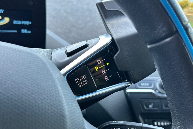 BMW i3 Vehicle Full-screen Gallery Image 22