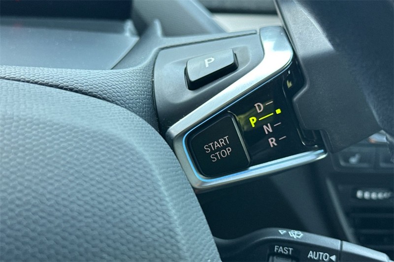 BMW i3 Vehicle Full-screen Gallery Image 23