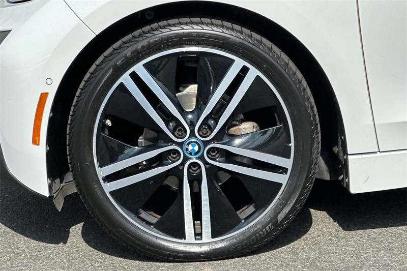 BMW i3 Vehicle Full-screen Gallery Image 26