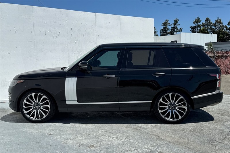 Land Rover Range Rover Vehicle Full-screen Gallery Image 07