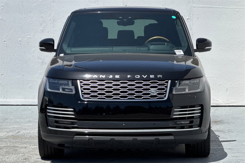 Land Rover Range Rover Vehicle Full-screen Gallery Image 09