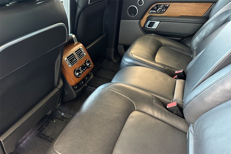 Land Rover Range Rover Vehicle Full-screen Gallery Image 12