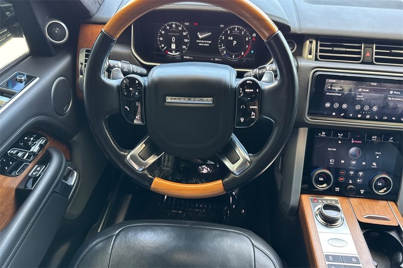 Land Rover Range Rover Vehicle Full-screen Gallery Image 14