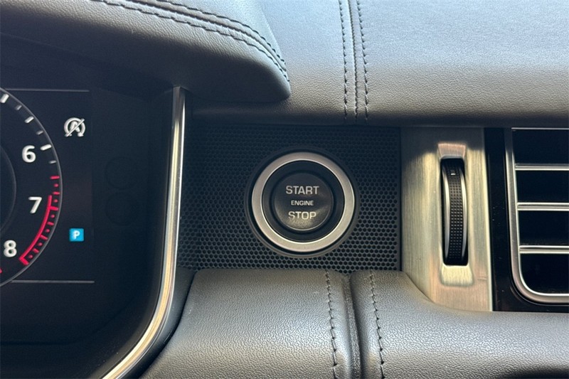 Land Rover Range Rover Vehicle Full-screen Gallery Image 23