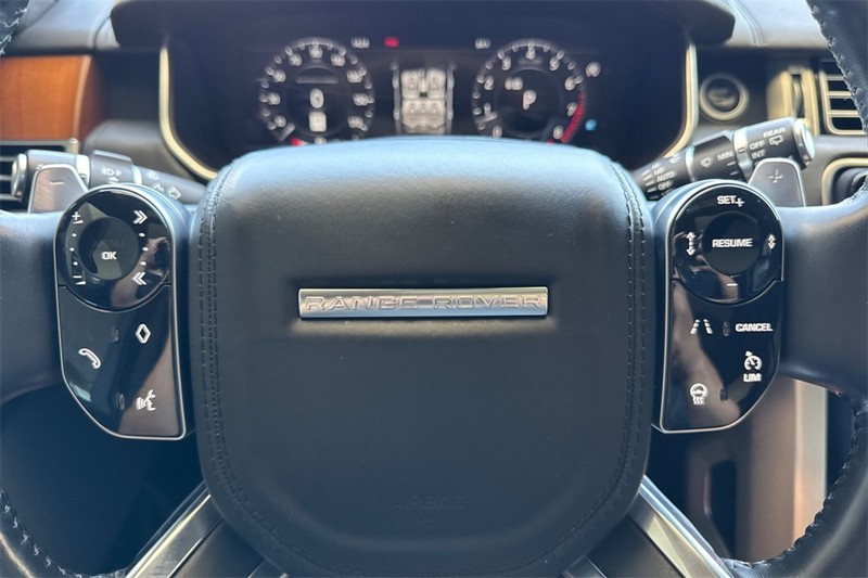 Land Rover Range Rover Vehicle Full-screen Gallery Image 24