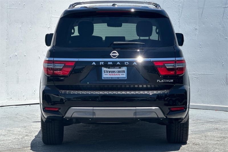 Nissan Armada Vehicle Full-screen Gallery Image 05