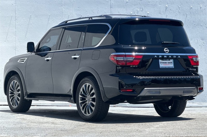 Nissan Armada Vehicle Full-screen Gallery Image 06