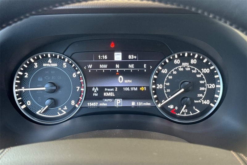 Nissan Armada Vehicle Full-screen Gallery Image 25