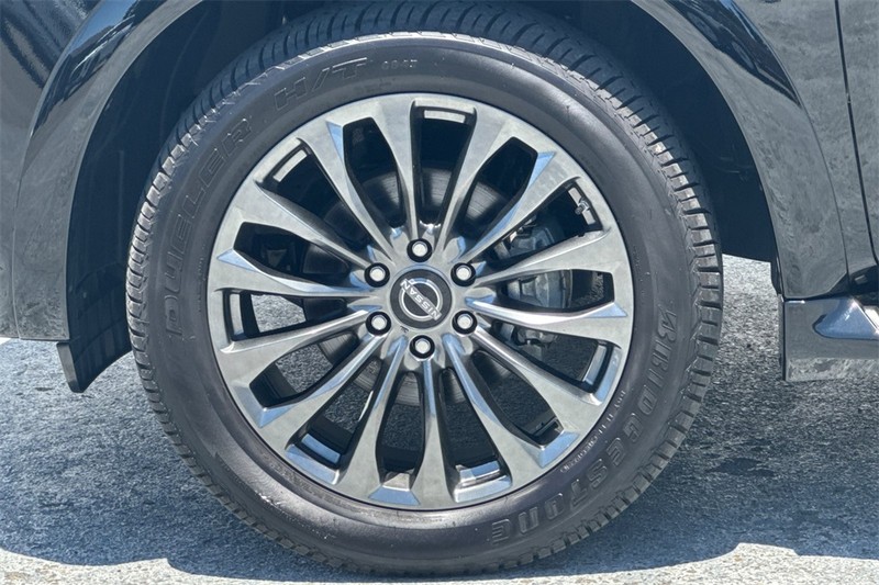 Nissan Armada Vehicle Full-screen Gallery Image 27