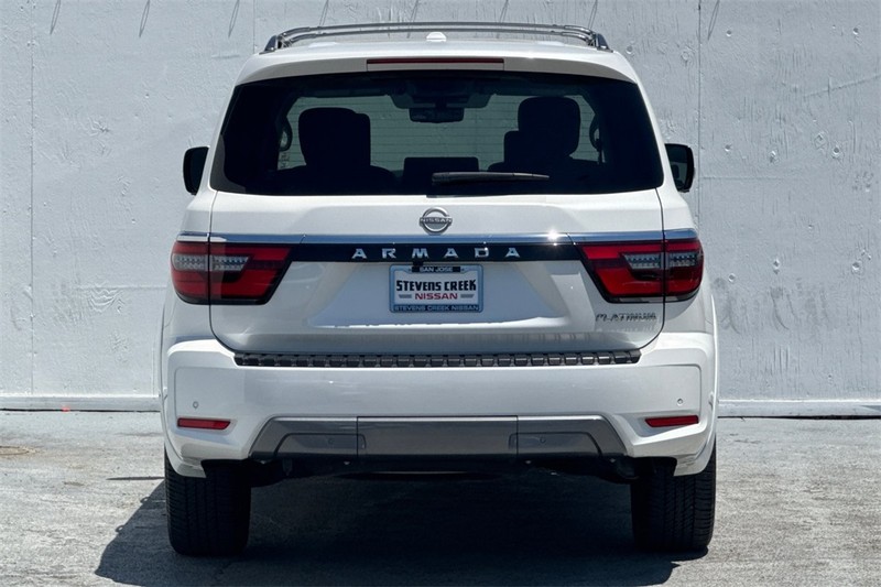 Nissan Armada Vehicle Full-screen Gallery Image 05