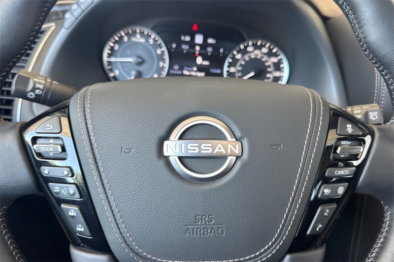 Nissan Armada Vehicle Full-screen Gallery Image 25
