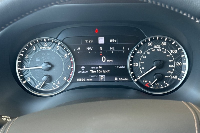 Nissan Armada Vehicle Full-screen Gallery Image 26