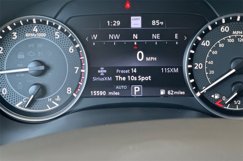 Nissan Armada Vehicle Full-screen Gallery Image 27