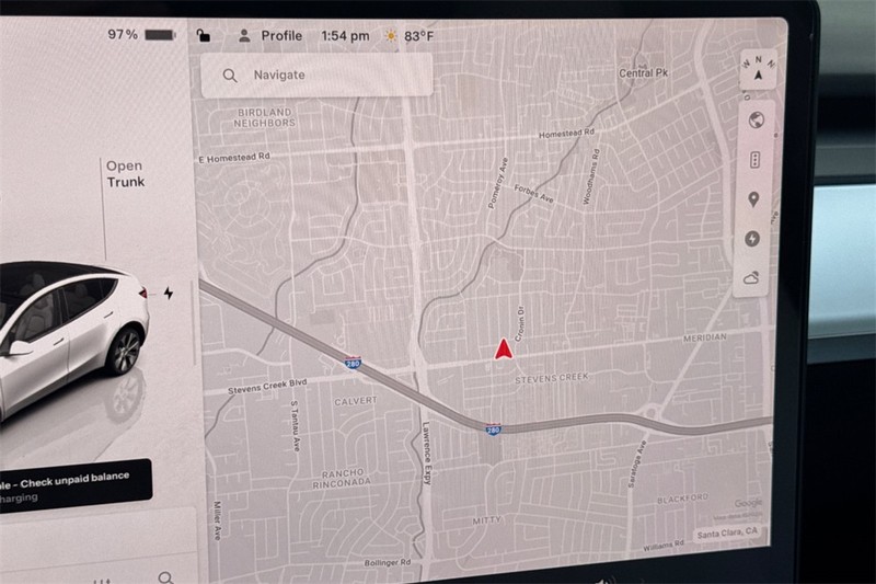 Tesla Model Y Vehicle Full-screen Gallery Image 20