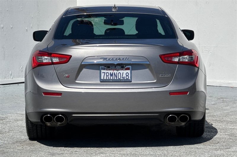 Maserati Ghibli Vehicle Full-screen Gallery Image 05