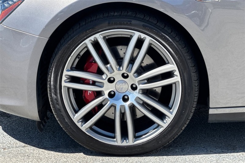 Maserati Ghibli Vehicle Full-screen Gallery Image 26