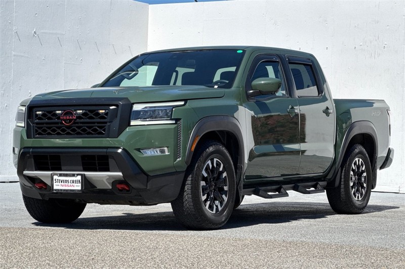 Nissan Frontier Vehicle Full-screen Gallery Image 08