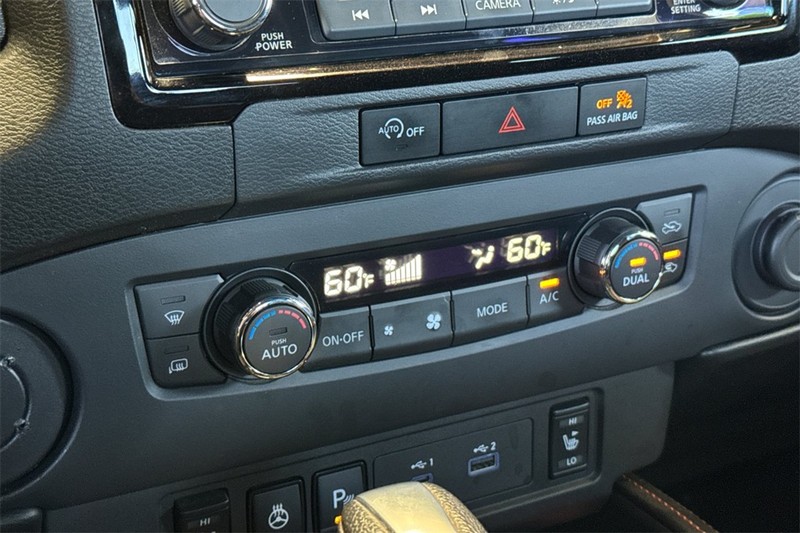 Nissan Frontier Vehicle Full-screen Gallery Image 20