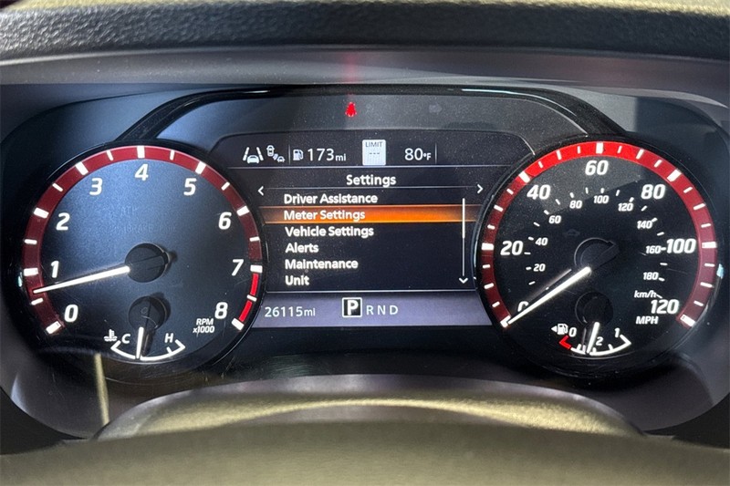 Nissan Frontier Vehicle Full-screen Gallery Image 24