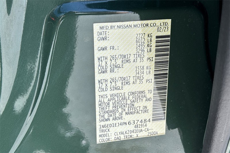 Nissan Frontier Vehicle Full-screen Gallery Image 28