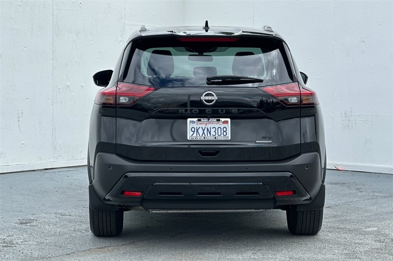 Nissan Rogue Vehicle Full-screen Gallery Image 05