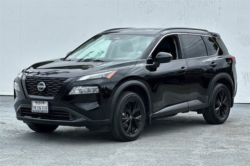 Nissan Rogue Vehicle Full-screen Gallery Image 09
