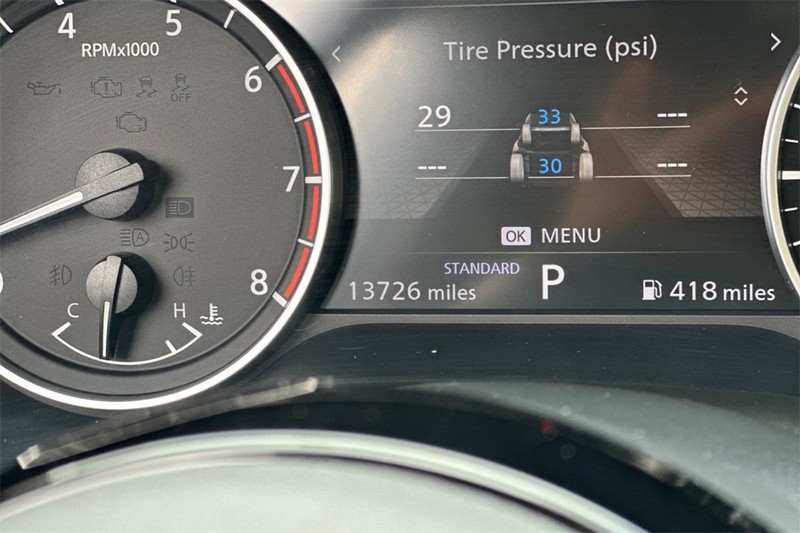Nissan Rogue Vehicle Full-screen Gallery Image 26