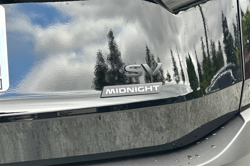Nissan Rogue Vehicle Full-screen Gallery Image 28