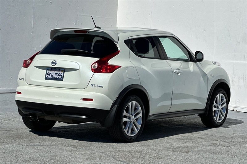 Nissan JUKE Vehicle Full-screen Gallery Image 04