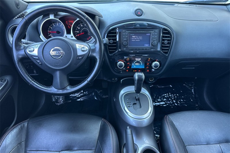 Nissan JUKE Vehicle Full-screen Gallery Image 12