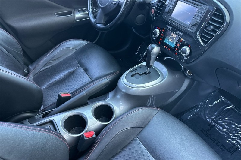 Nissan JUKE Vehicle Full-screen Gallery Image 15