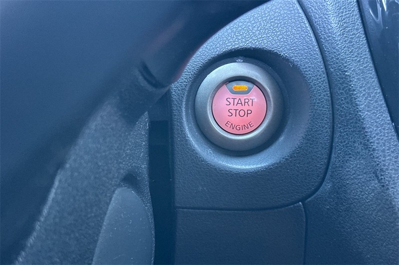 Nissan JUKE Vehicle Full-screen Gallery Image 22