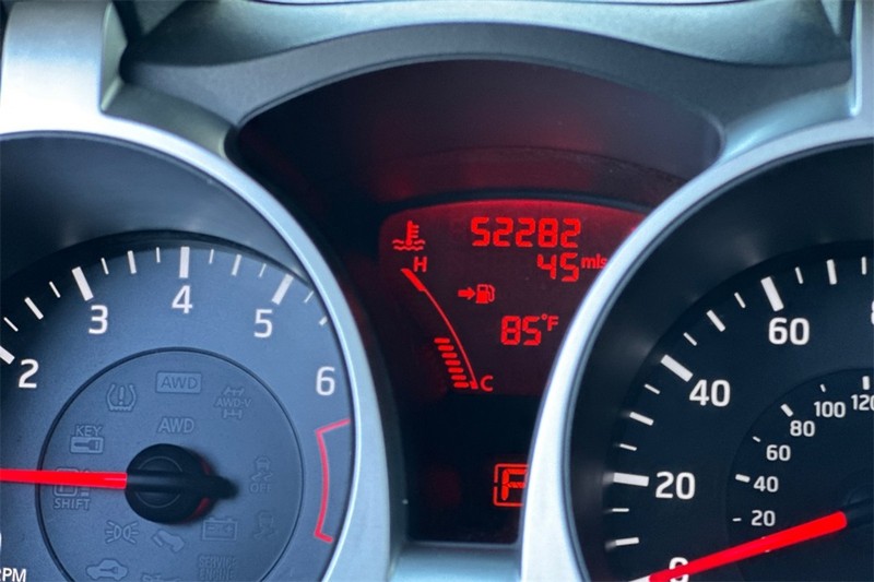 Nissan JUKE Vehicle Full-screen Gallery Image 25