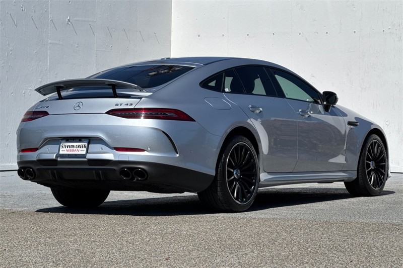 Mercedes-Benz AMG GT Vehicle Full-screen Gallery Image 04