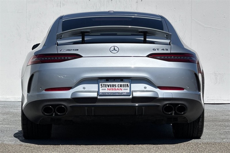 Mercedes-Benz AMG GT Vehicle Full-screen Gallery Image 05