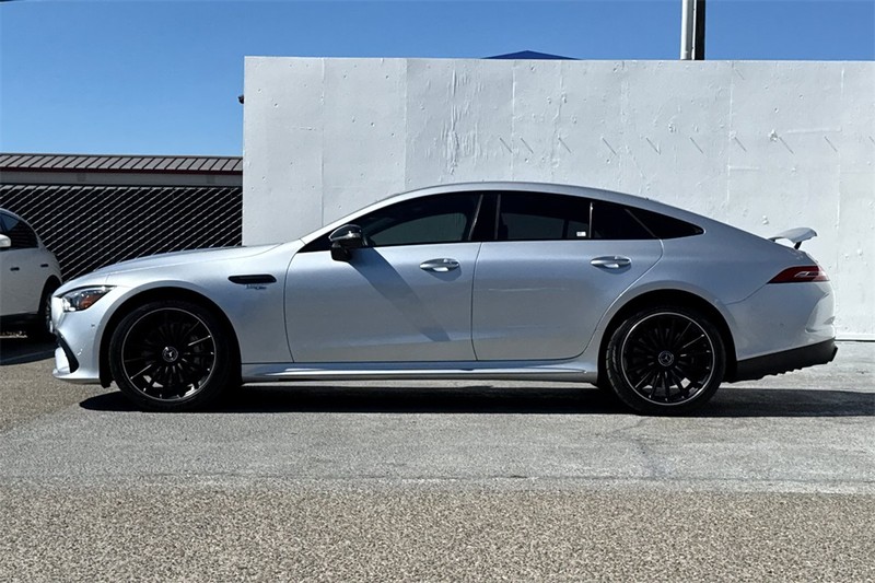 Mercedes-Benz AMG GT Vehicle Full-screen Gallery Image 07