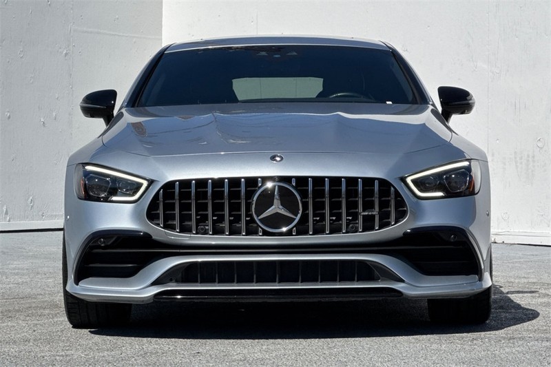 Mercedes-Benz AMG GT Vehicle Full-screen Gallery Image 09