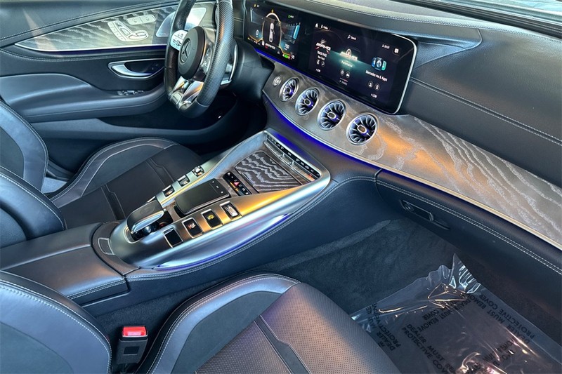Mercedes-Benz AMG GT Vehicle Full-screen Gallery Image 15