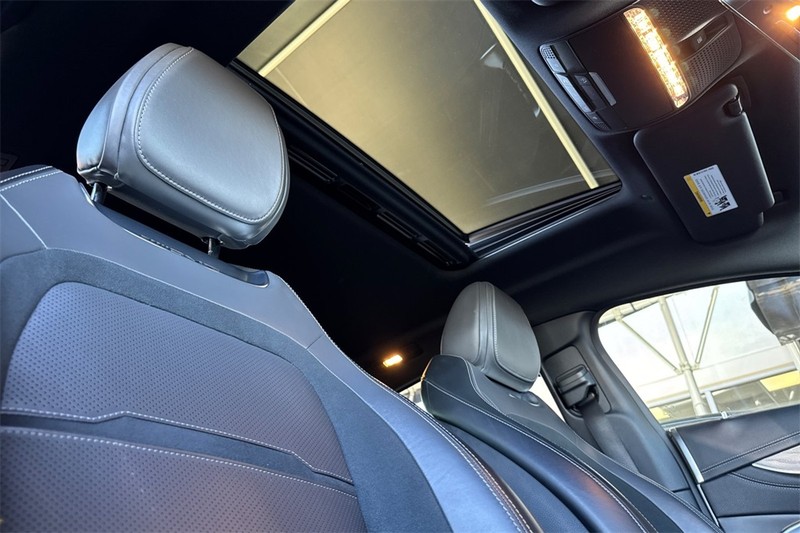 Mercedes-Benz AMG GT Vehicle Full-screen Gallery Image 16