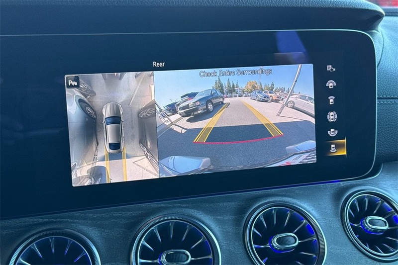 Mercedes-Benz AMG GT Vehicle Full-screen Gallery Image 19
