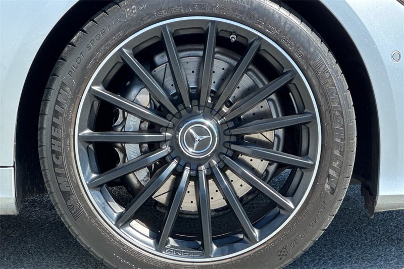 Mercedes-Benz AMG GT Vehicle Full-screen Gallery Image 26