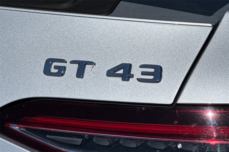 Mercedes-Benz AMG GT Vehicle Full-screen Gallery Image 27