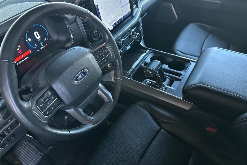 Ford F-150 Vehicle Full-screen Gallery Image 10
