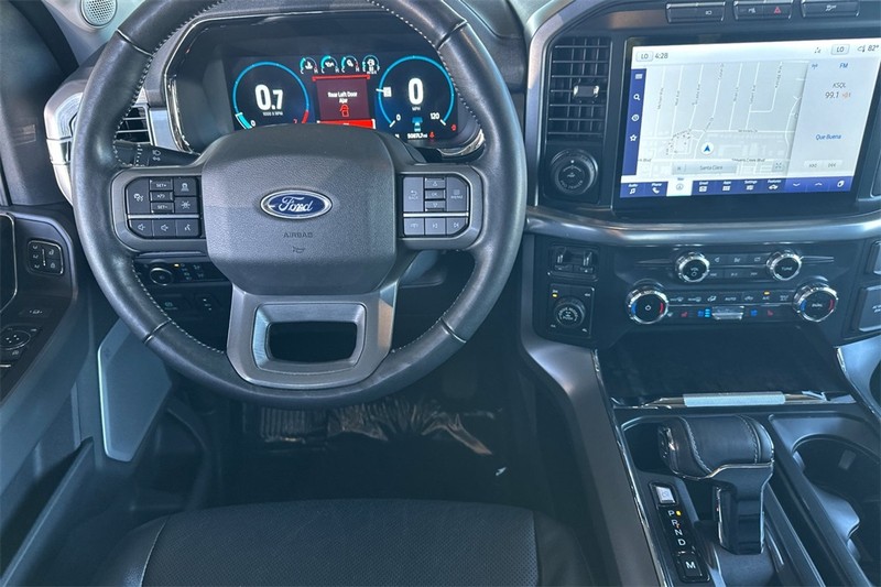 Ford F-150 Vehicle Full-screen Gallery Image 14