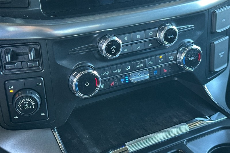 Ford F-150 Vehicle Full-screen Gallery Image 20