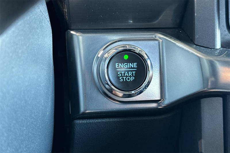 Ford F-150 Vehicle Full-screen Gallery Image 22