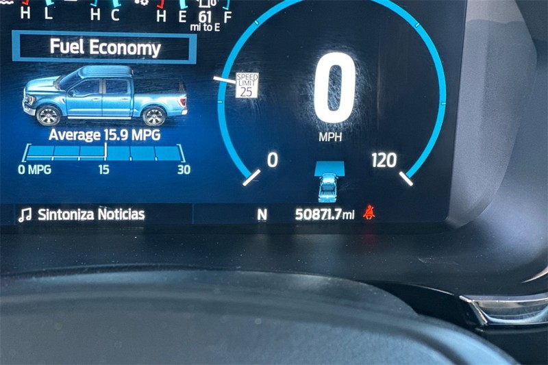 Ford F-150 Vehicle Full-screen Gallery Image 25