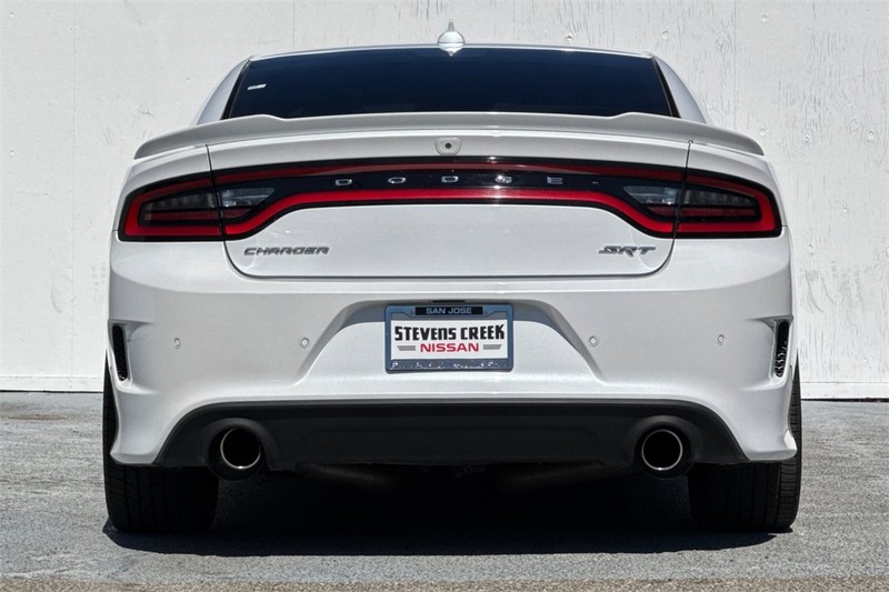 Dodge Charger Vehicle Full-screen Gallery Image 05