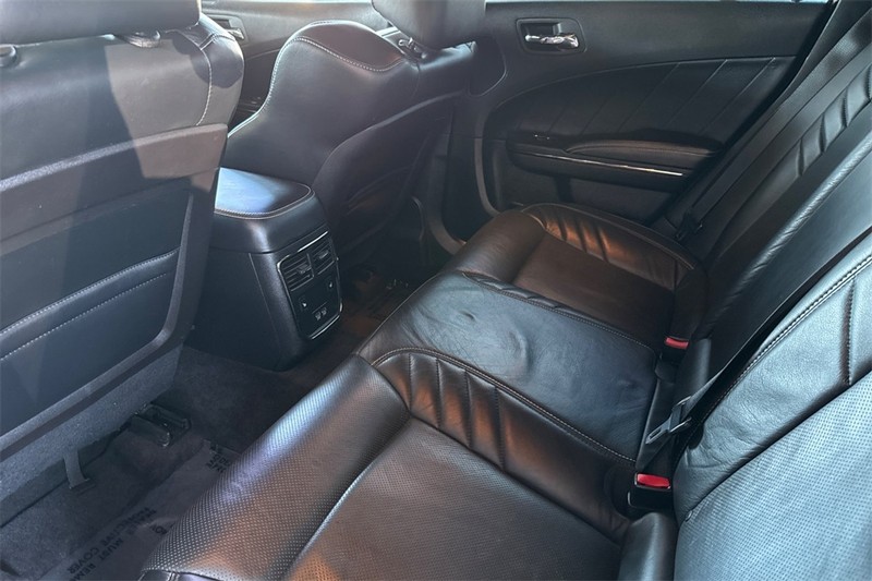 Dodge Charger Vehicle Full-screen Gallery Image 12