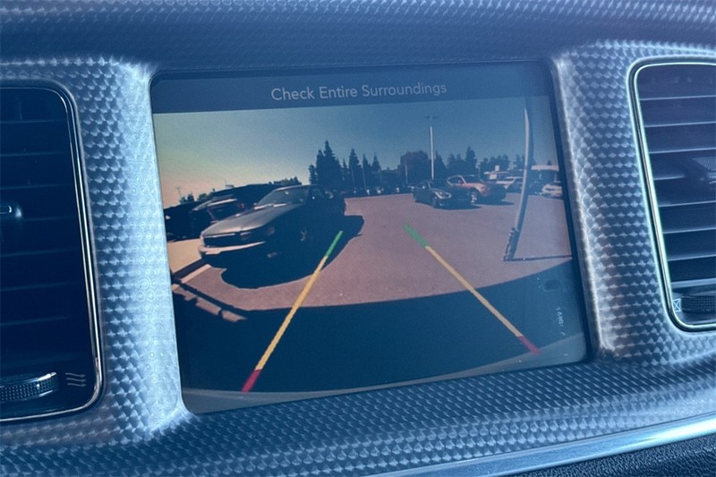 Dodge Charger Vehicle Full-screen Gallery Image 19